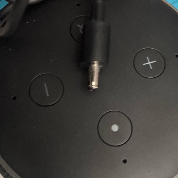 Amazon Alexa robot  AI speaker. Everyday use essential. - Picture 5 of 6